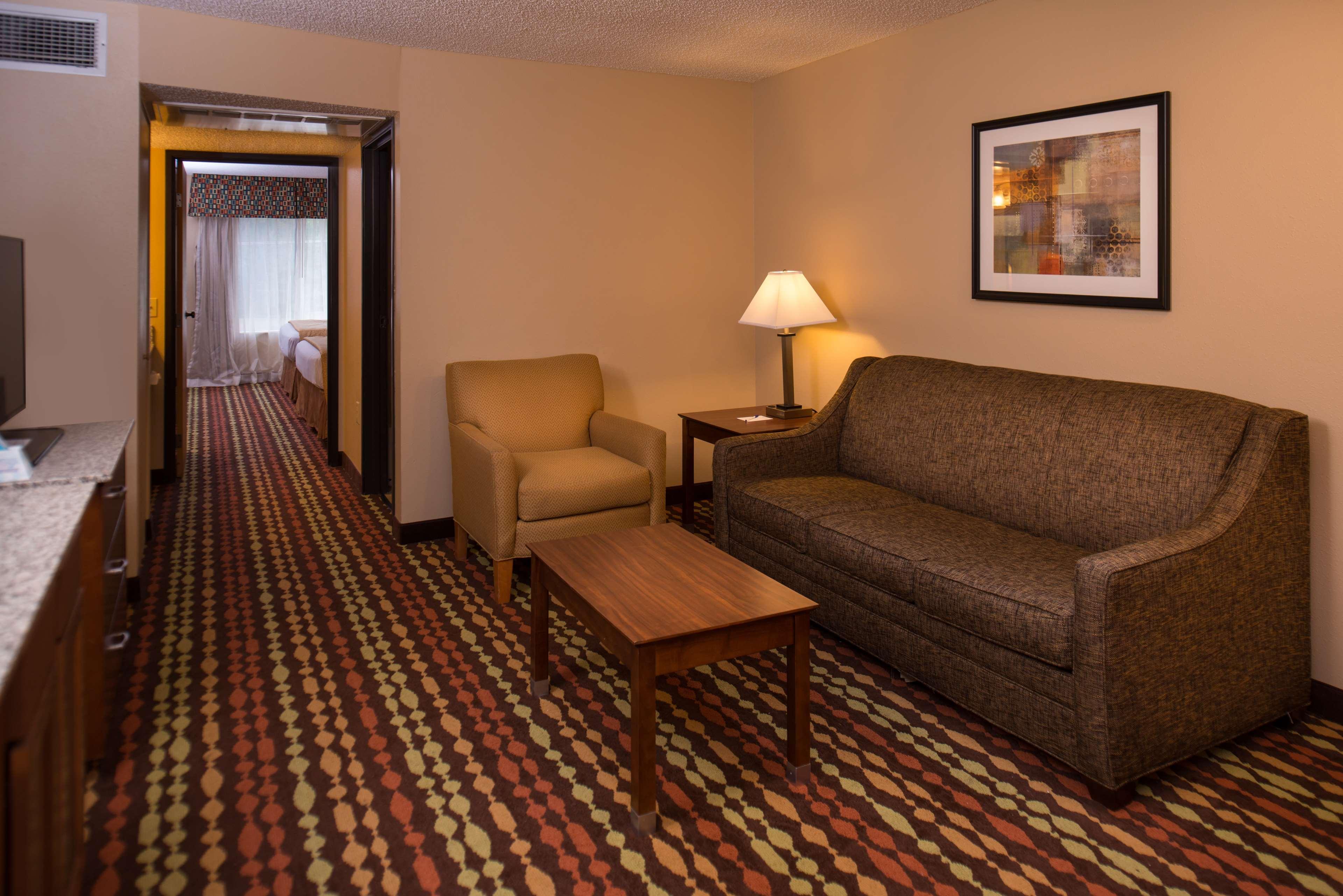 Western Ambassador & Hotel