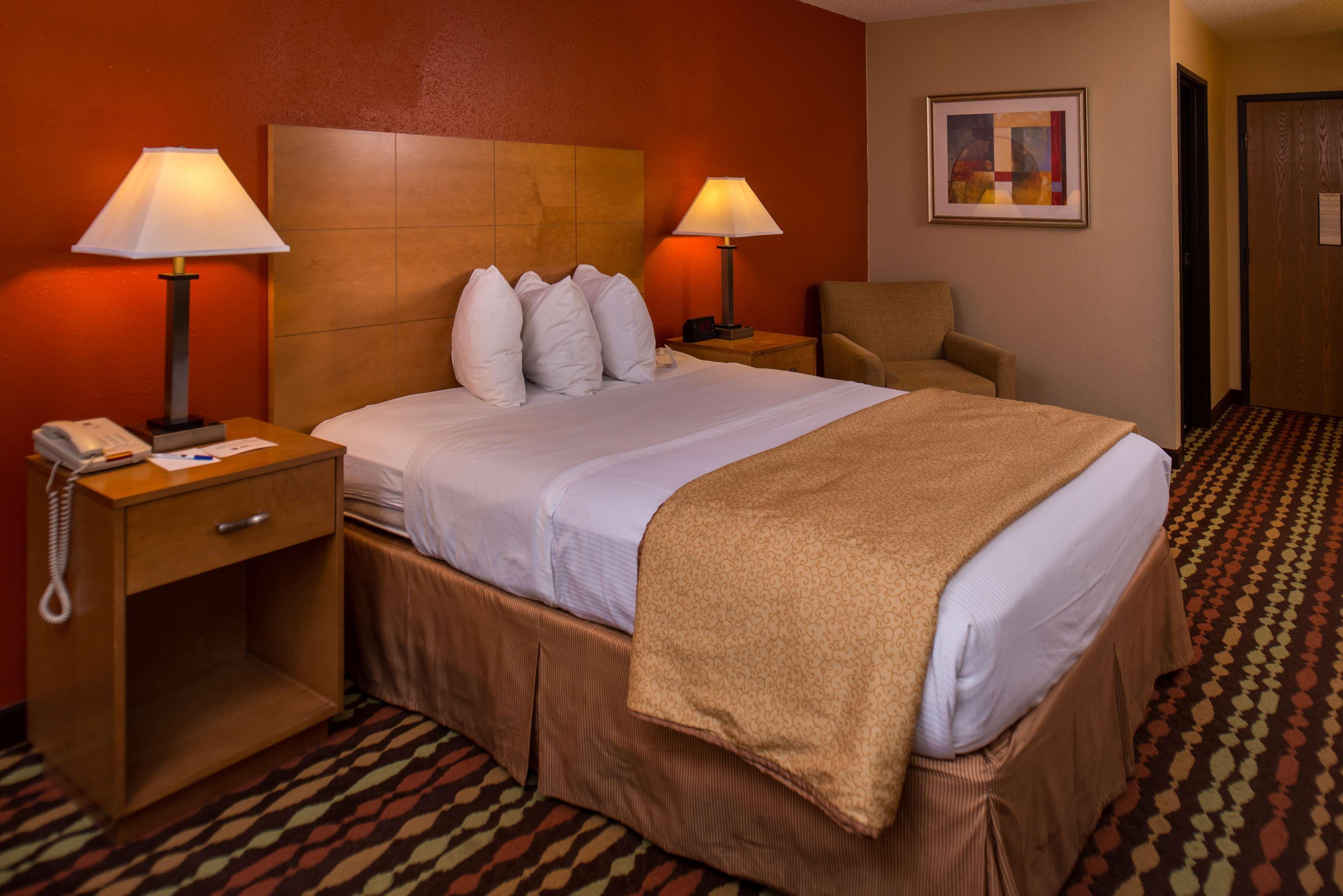 Western Ambassador & Hotel Wisconsin Dells