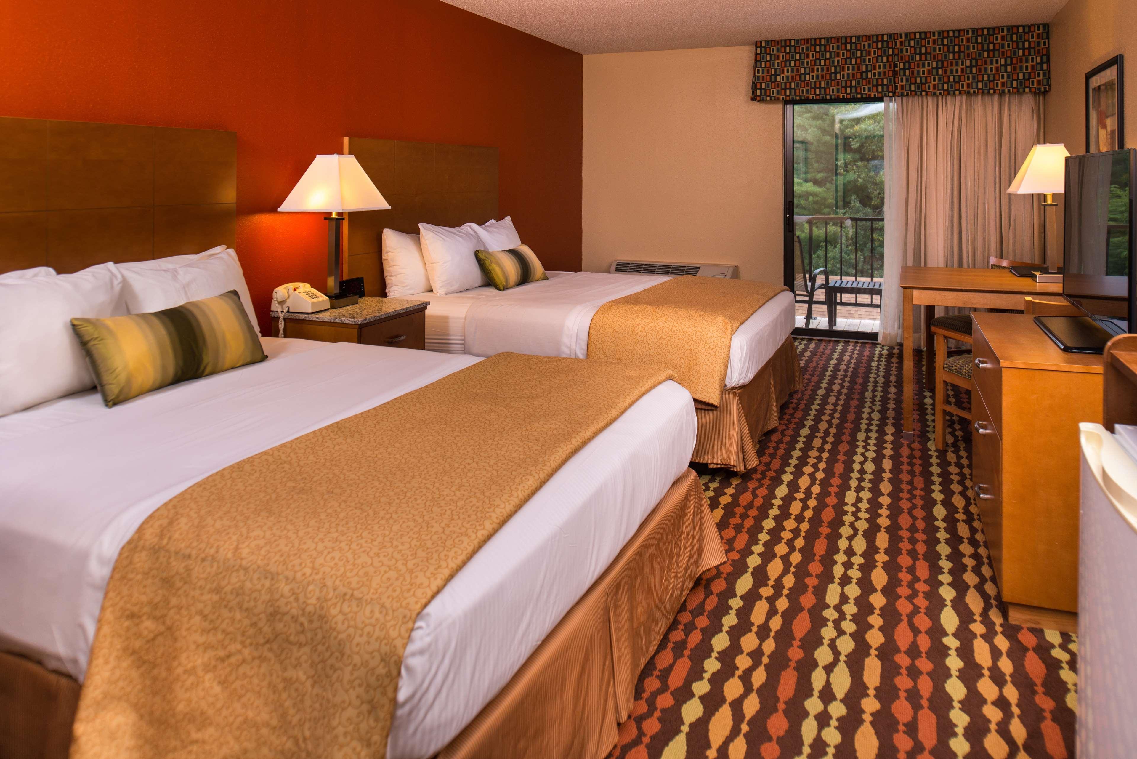 Western Ambassador & 3* Wisconsin Dells